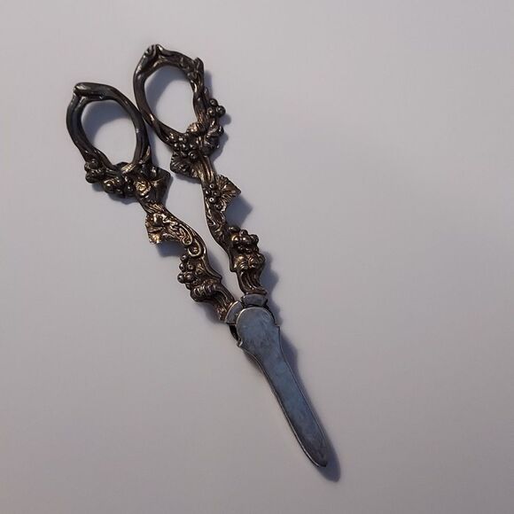 Candlewick Trimmer antique ornate silver plate - Picture 2 of 7